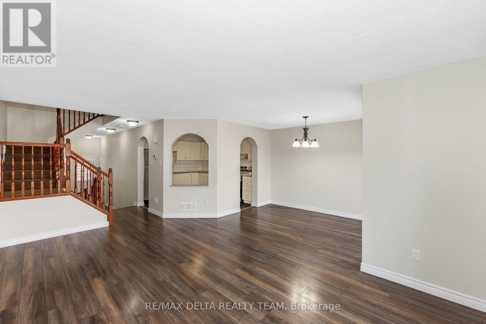 725 Whaley Ridge, Ottawa, Ontario  K4A 0P7 - Photo 3 - X12475941
