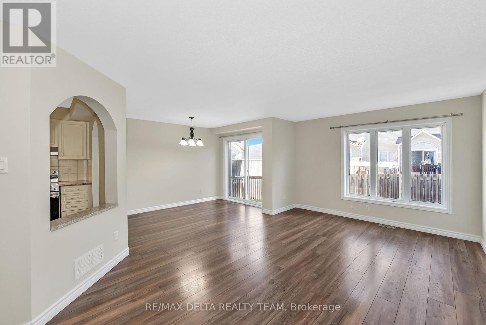 725 Whaley Ridge, Ottawa, Ontario  K4A 0P7 - Photo 5 - X12475941