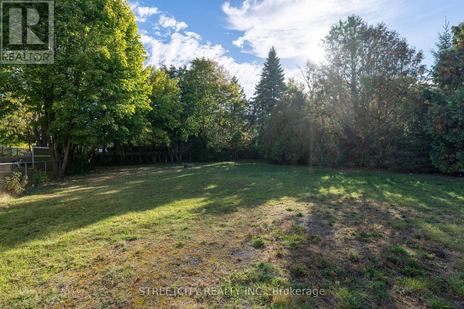 312 Fairview Avenue, London South, Ontario  N6C 4T8 - Photo 6 - X12477890