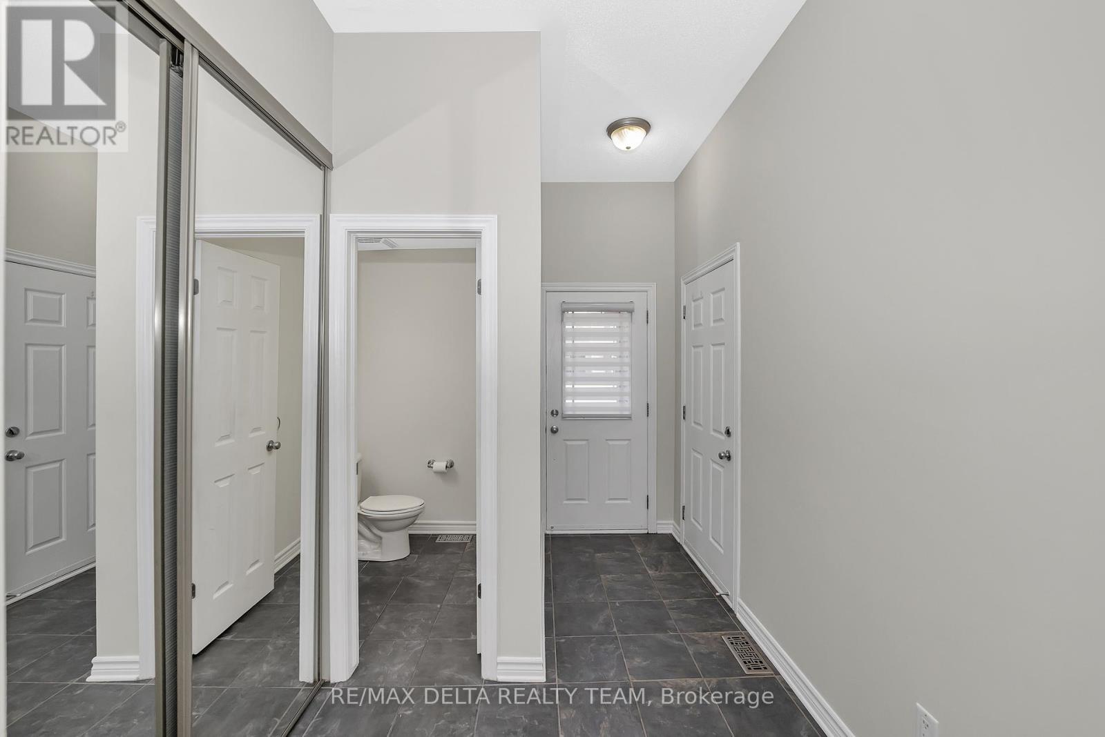 725 Whaley Ridge, Ottawa, Ontario  K4A 0P7 - Photo 2 - X12475941