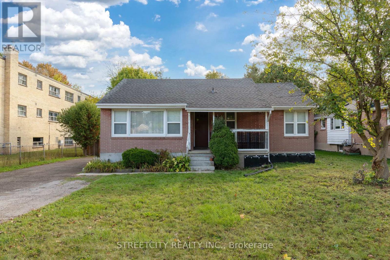 312 Fairview Avenue, London South, Ontario  N6C 4T8 - Photo 1 - X12477890