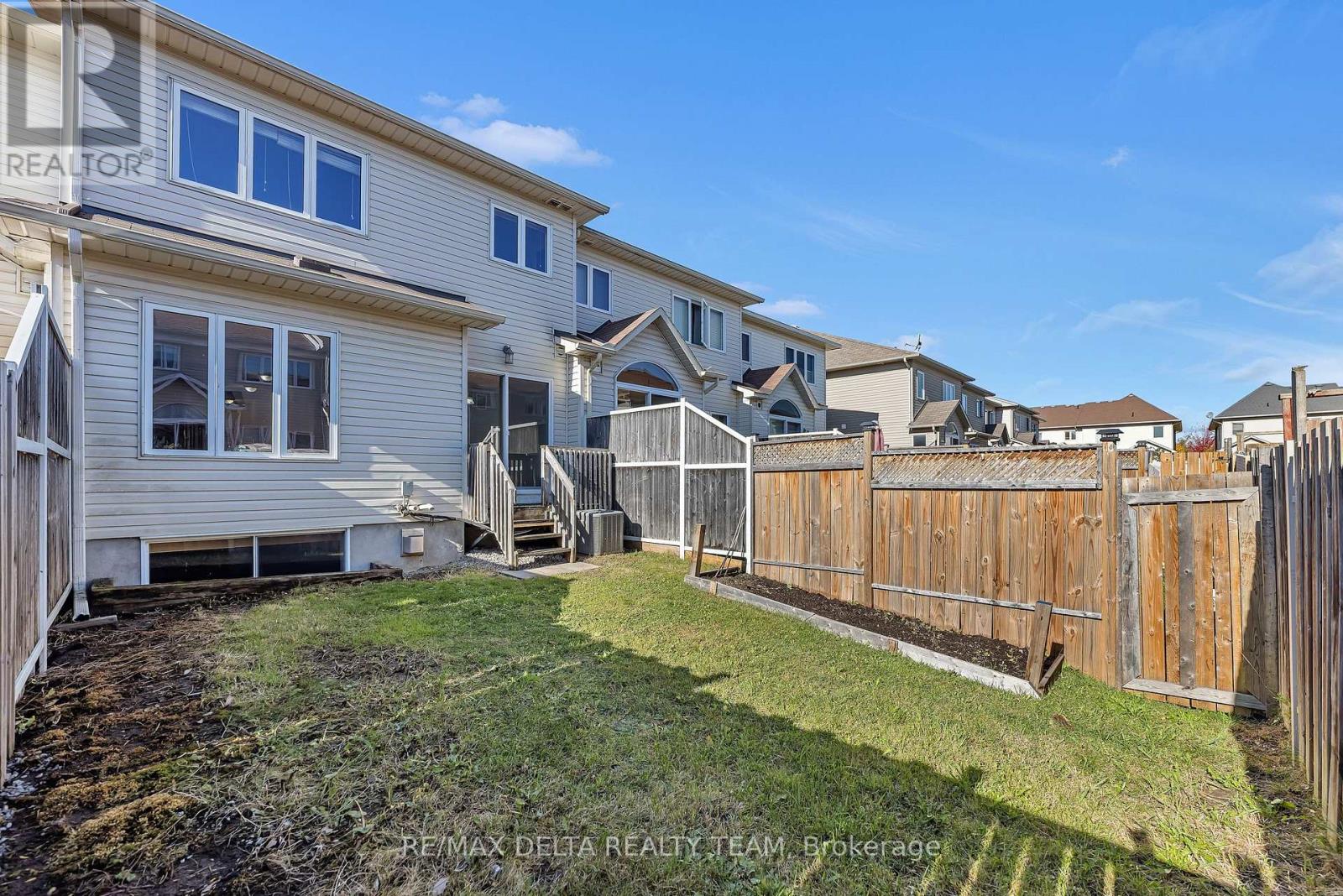 725 Whaley Ridge, Ottawa, Ontario  K4A 0P7 - Photo 27 - X12475941