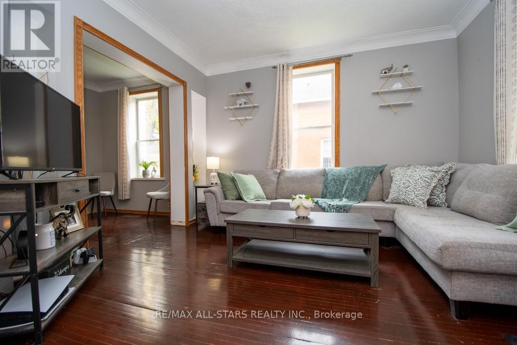 48 Elgin Street, Kawartha Lakes, Ontario  K9V 3W3 - Photo 5 - X12470141