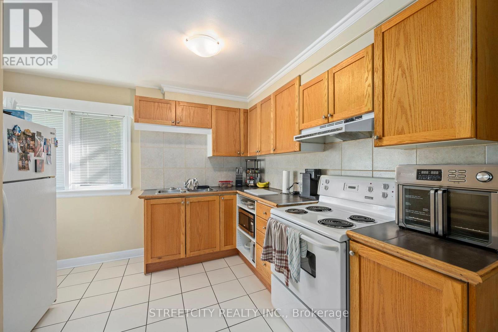 312 Fairview Avenue, London South, Ontario  N6C 4T8 - Photo 10 - X12477890