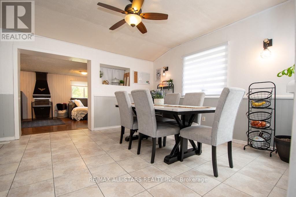 48 Elgin Street, Kawartha Lakes, Ontario  K9V 3W3 - Photo 11 - X12470141