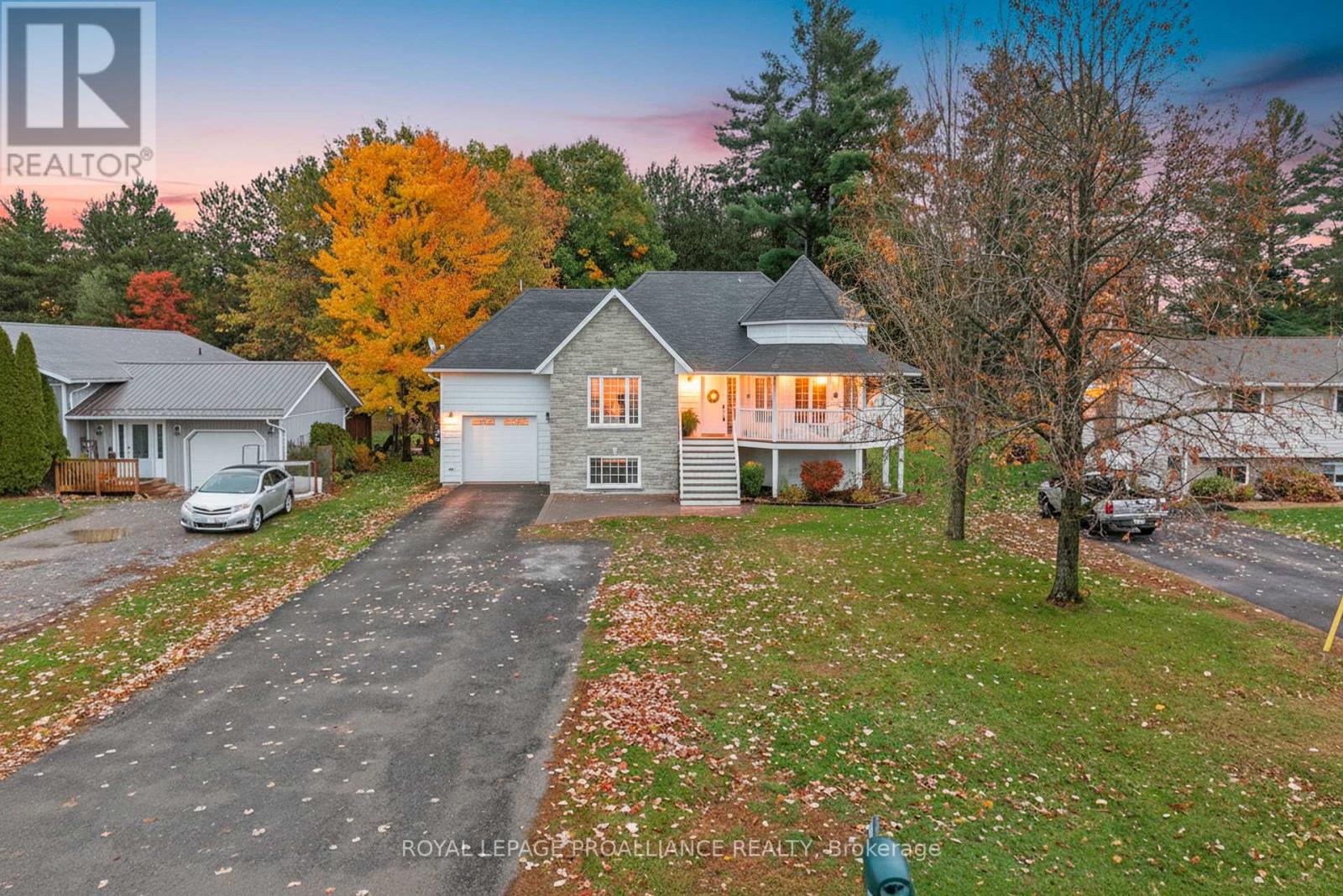 40 Charles Court, Tweed, Ontario  K0K 3J0 - Photo 1 - X12476013