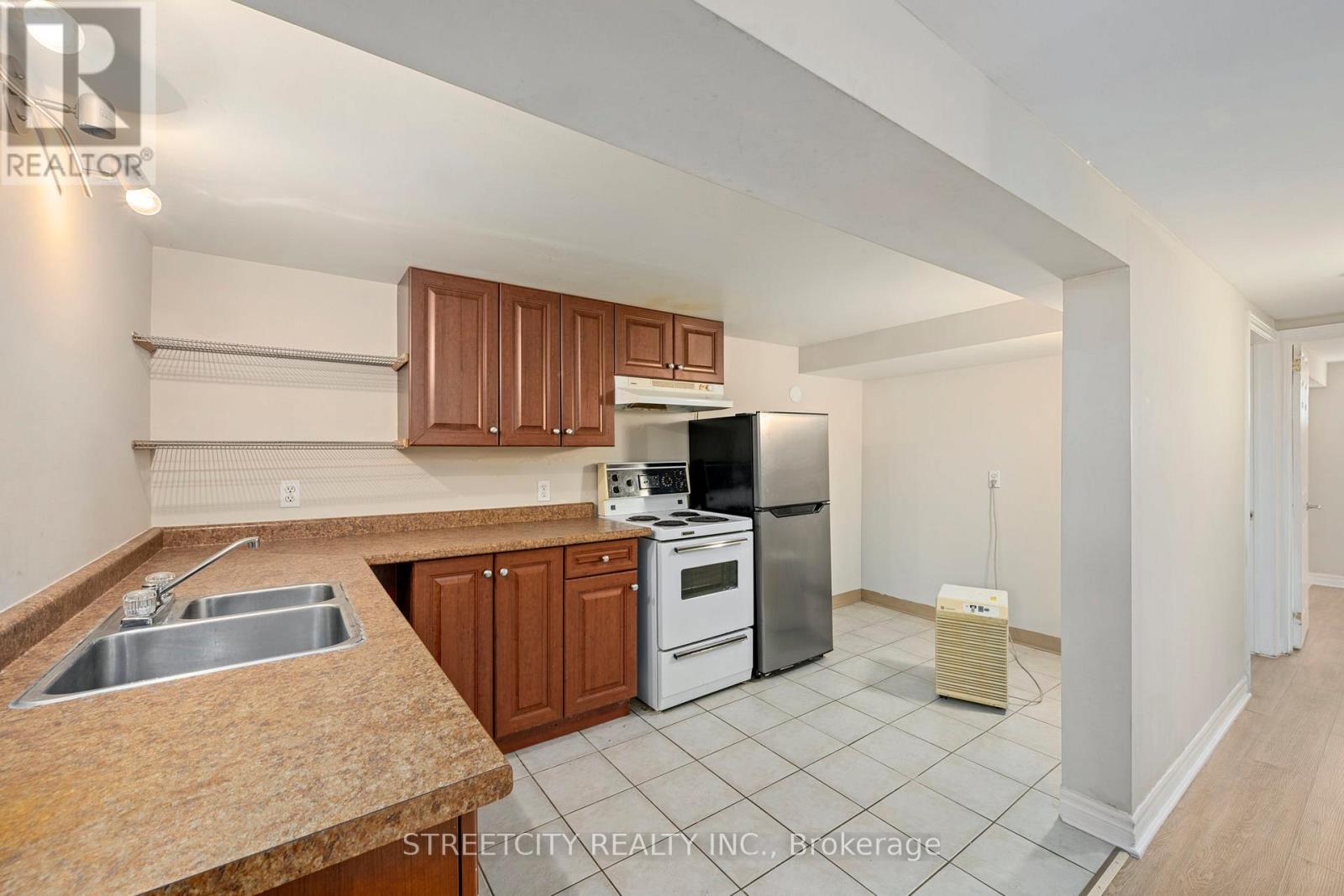 312 Fairview Avenue, London South, Ontario  N6C 4T8 - Photo 18 - X12477890