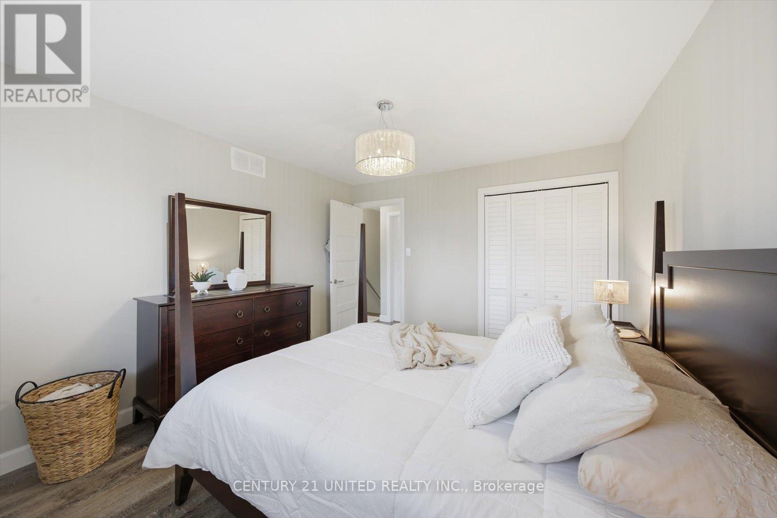 2339 Kawartha Heights Boulevard, Peterborough, Ontario  K9K 1S4 - Photo 22 - X12476066