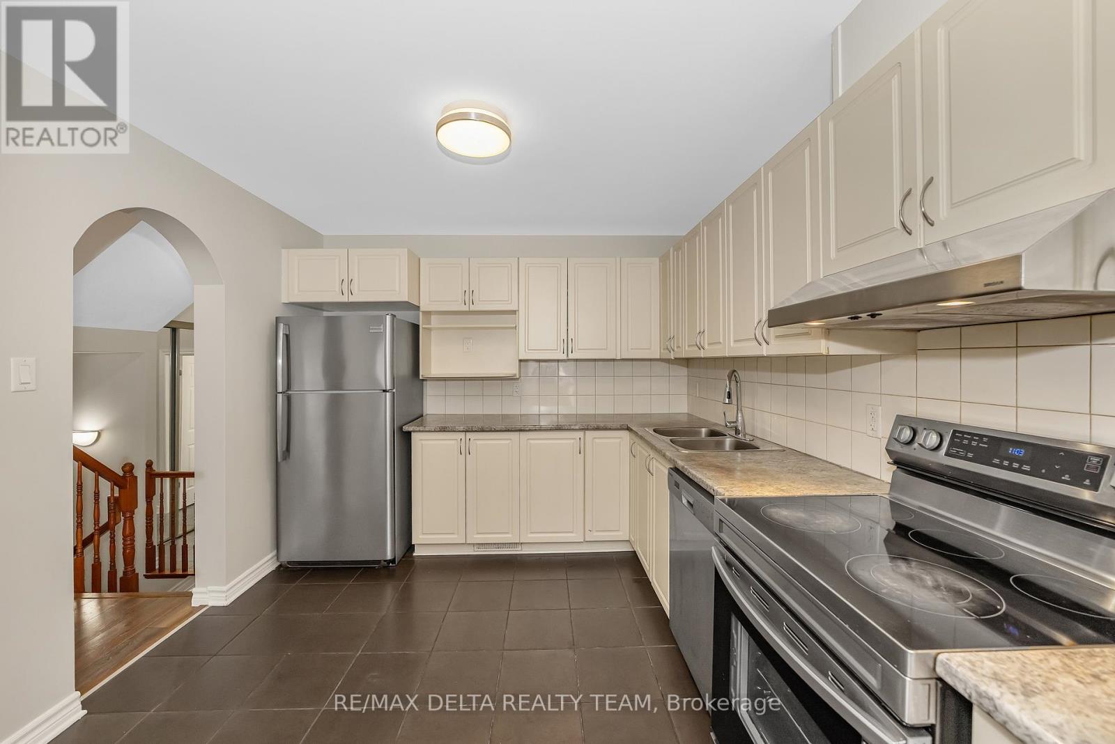 725 Whaley Ridge, Ottawa, Ontario  K4A 0P7 - Photo 7 - X12475941