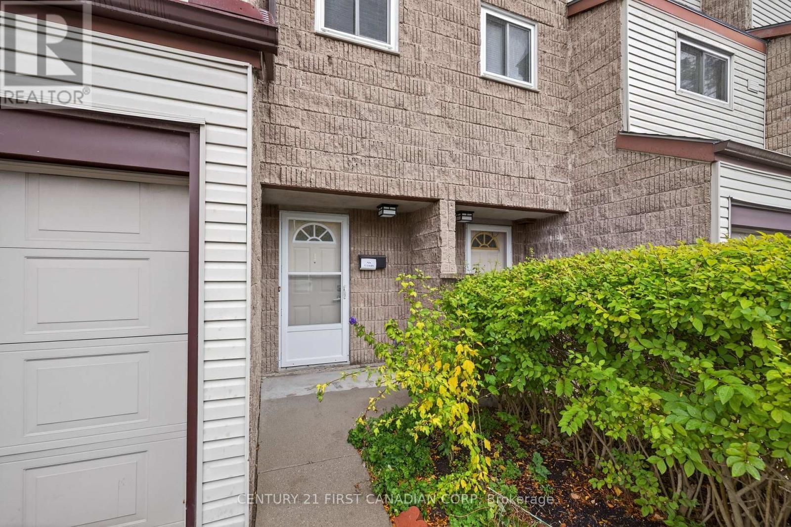 636 Wilkins Street, London South, Ontario  N6C 4Z4 - Photo 2 - X12477854