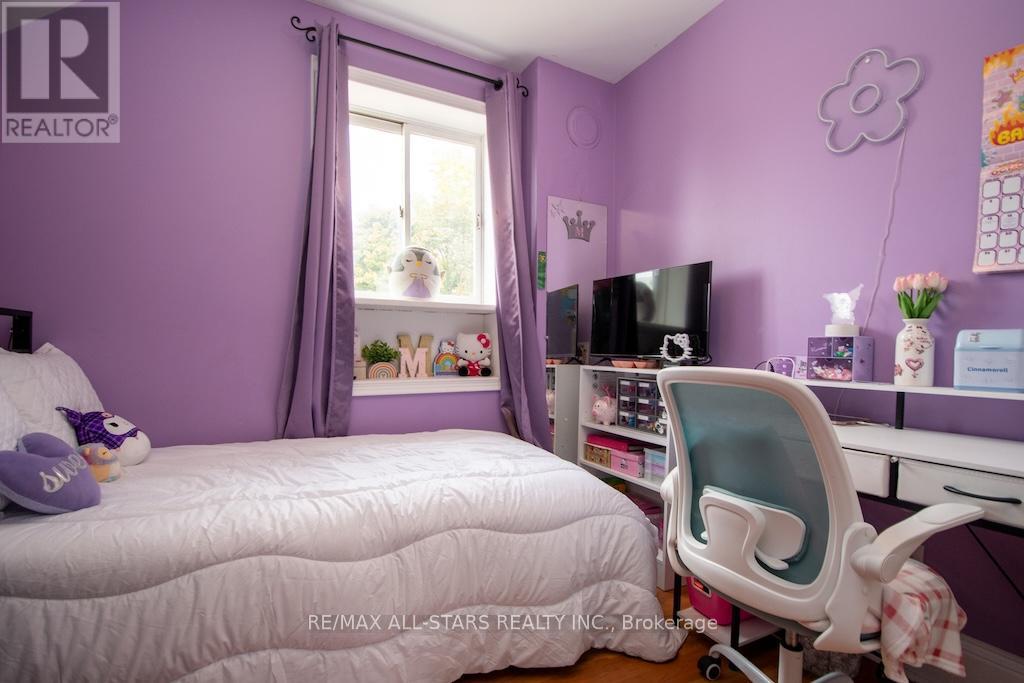 48 Elgin Street, Kawartha Lakes, Ontario  K9V 3W3 - Photo 24 - X12470141