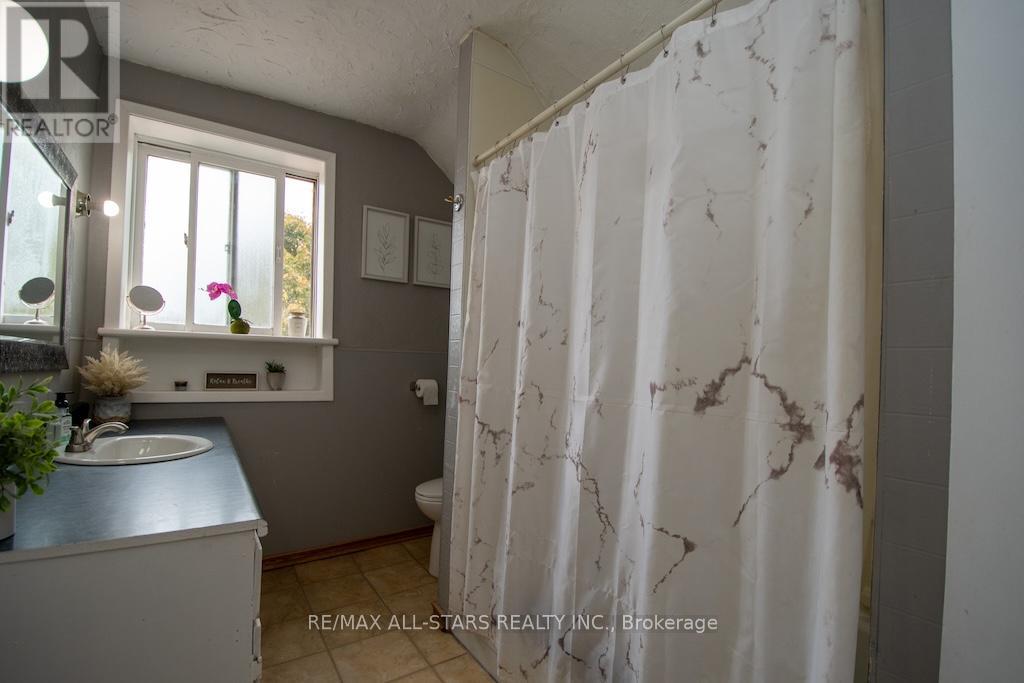 48 Elgin Street, Kawartha Lakes, Ontario  K9V 3W3 - Photo 25 - X12470141