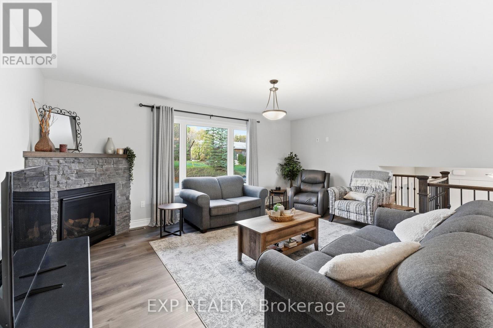 167 Bernard Long Road, Quinte West, Ontario  K8V 5P6 - Photo 9 - X12476127