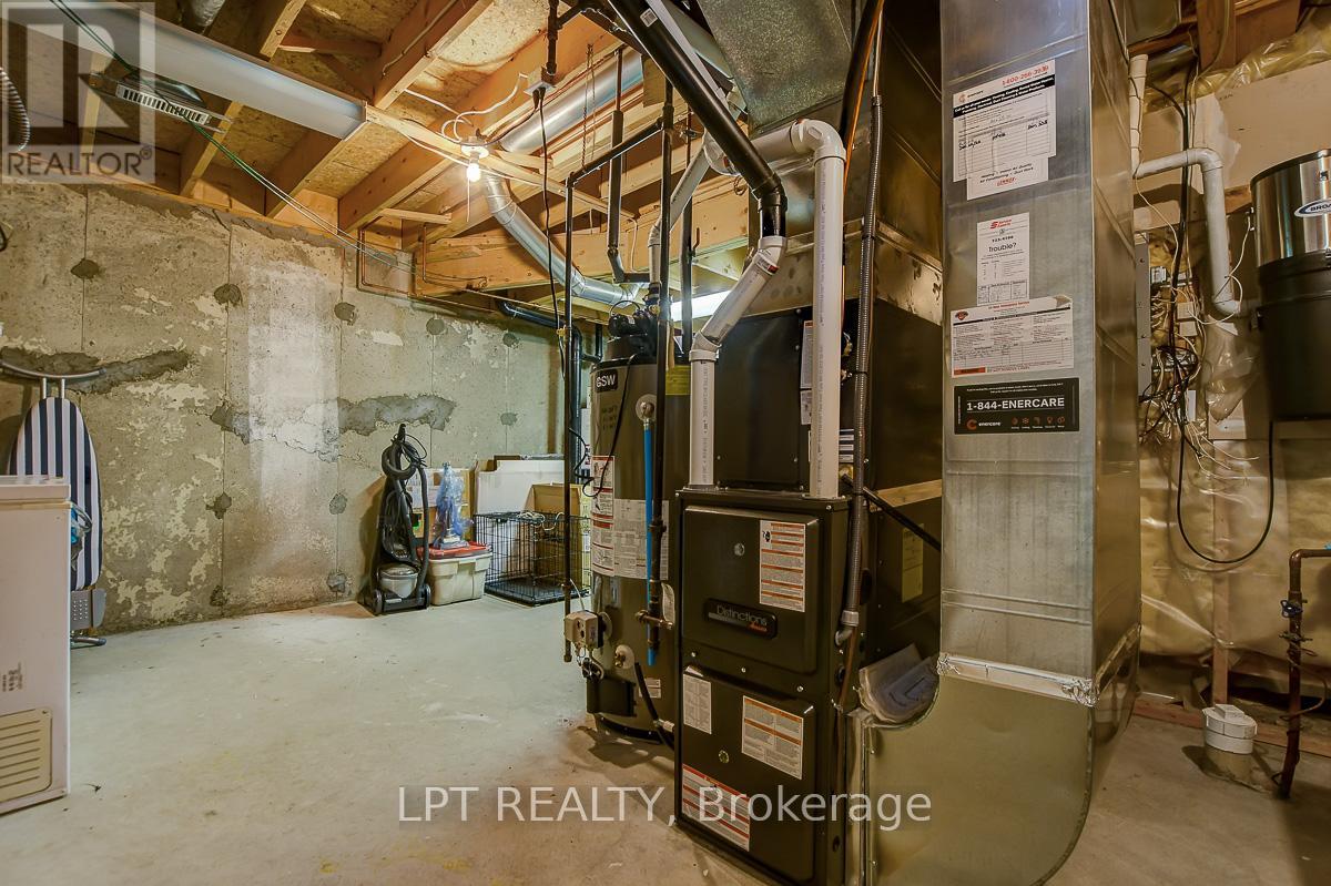 204 Forestglade Crescent, Ottawa, Ontario  K1G 6A7 - Photo 35 - X12476080