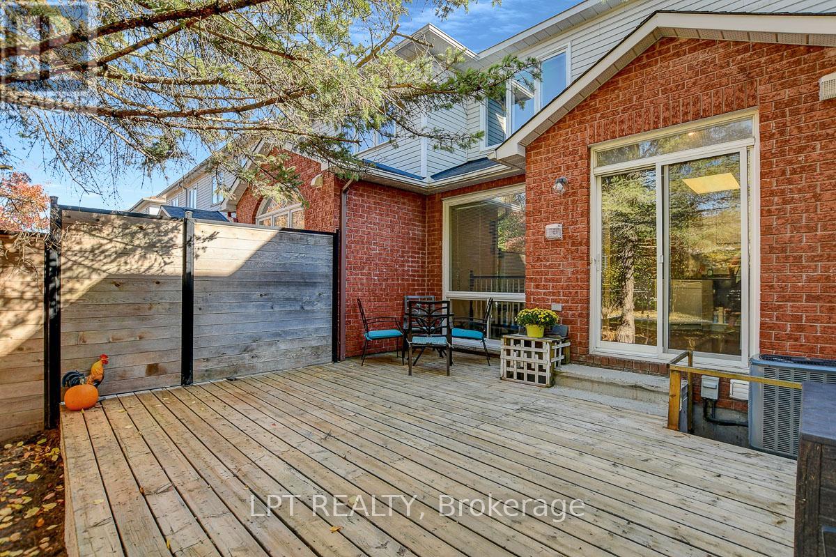 204 Forestglade Crescent, Ottawa, Ontario  K1G 6A7 - Photo 40 - X12476080
