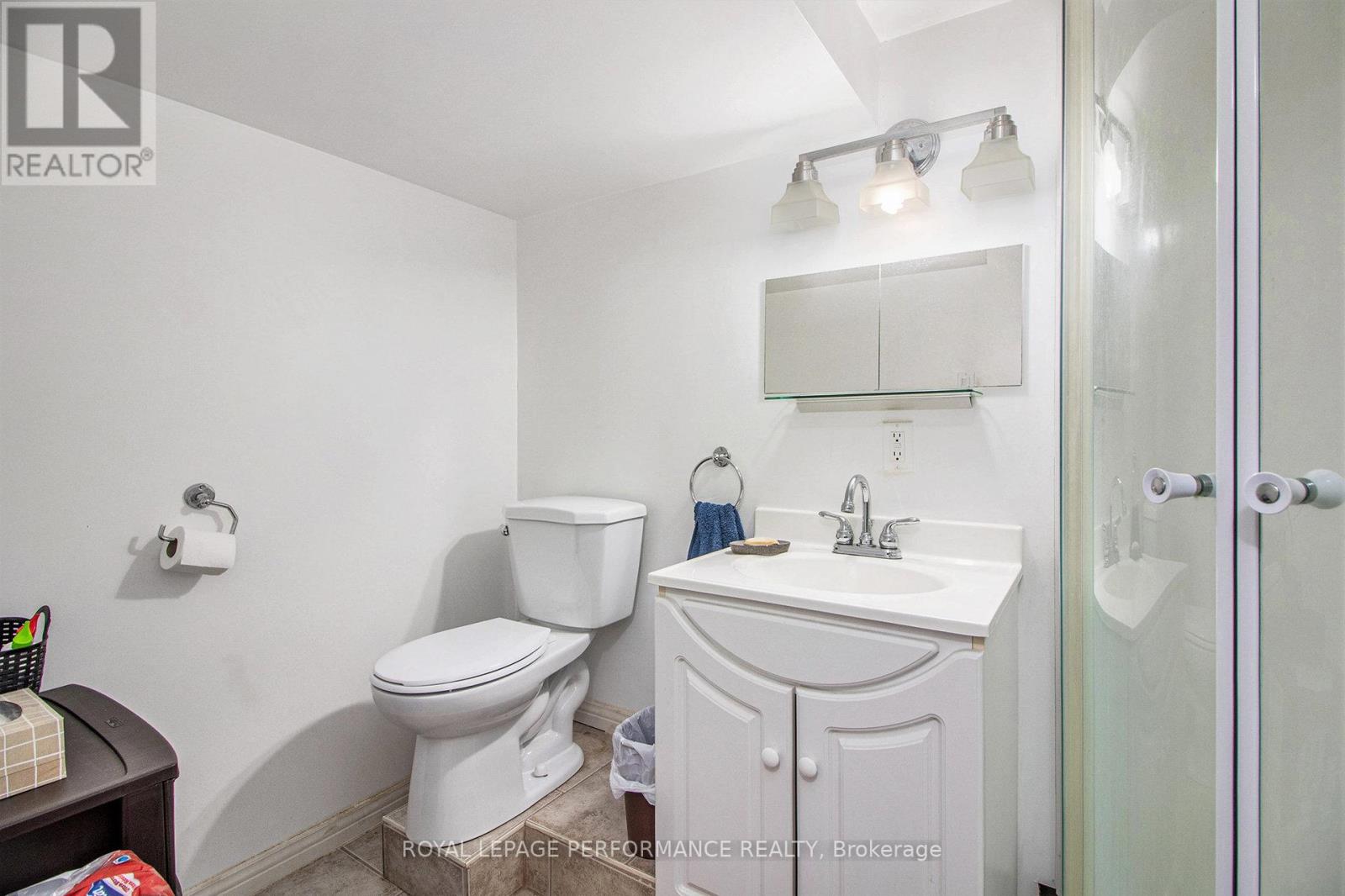 6181 Brookside Lane, Ottawa, Ontario  K1C 2K6 - Photo 20 - X12476094