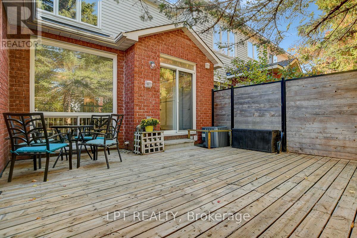 204 Forestglade Crescent, Ottawa, Ontario  K1G 6A7 - Photo 41 - X12476080