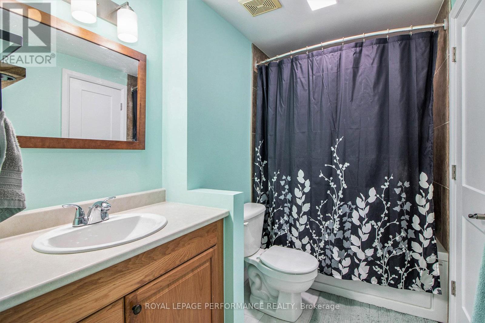 6181 Brookside Lane, Ottawa, Ontario  K1C 2K6 - Photo 15 - X12476094