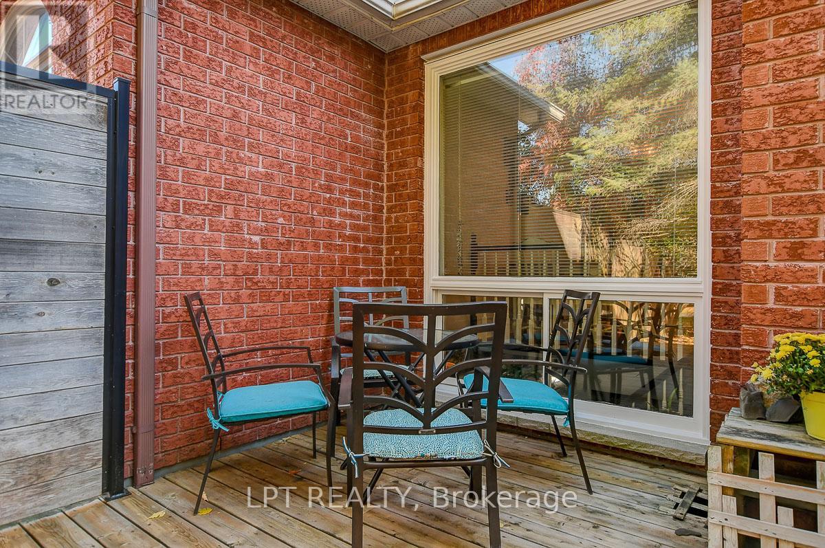 204 Forestglade Crescent, Ottawa, Ontario  K1G 6A7 - Photo 42 - X12476080