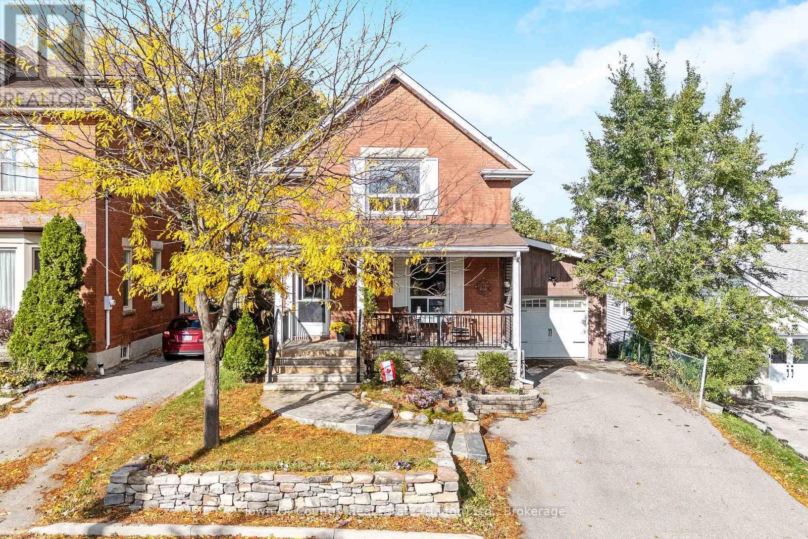 10 English Street, Brampton, Ontario  L6X 1L4 - Photo 2 - W12475629