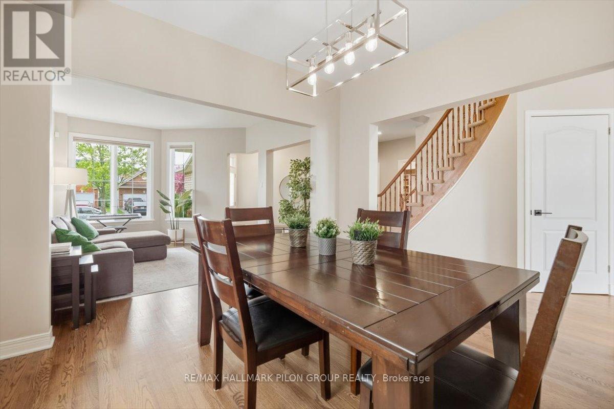 4434 Rainforest Drive, Ottawa, Ontario  K1V 1L6 - Photo 5 - X12476211