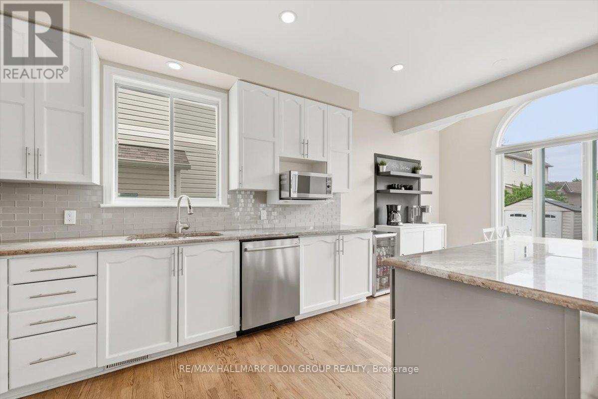 4434 Rainforest Drive, Ottawa, Ontario  K1V 1L6 - Photo 8 - X12476211