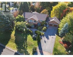 1100 MOFFATT DRIVE, Ottawa, Ontario