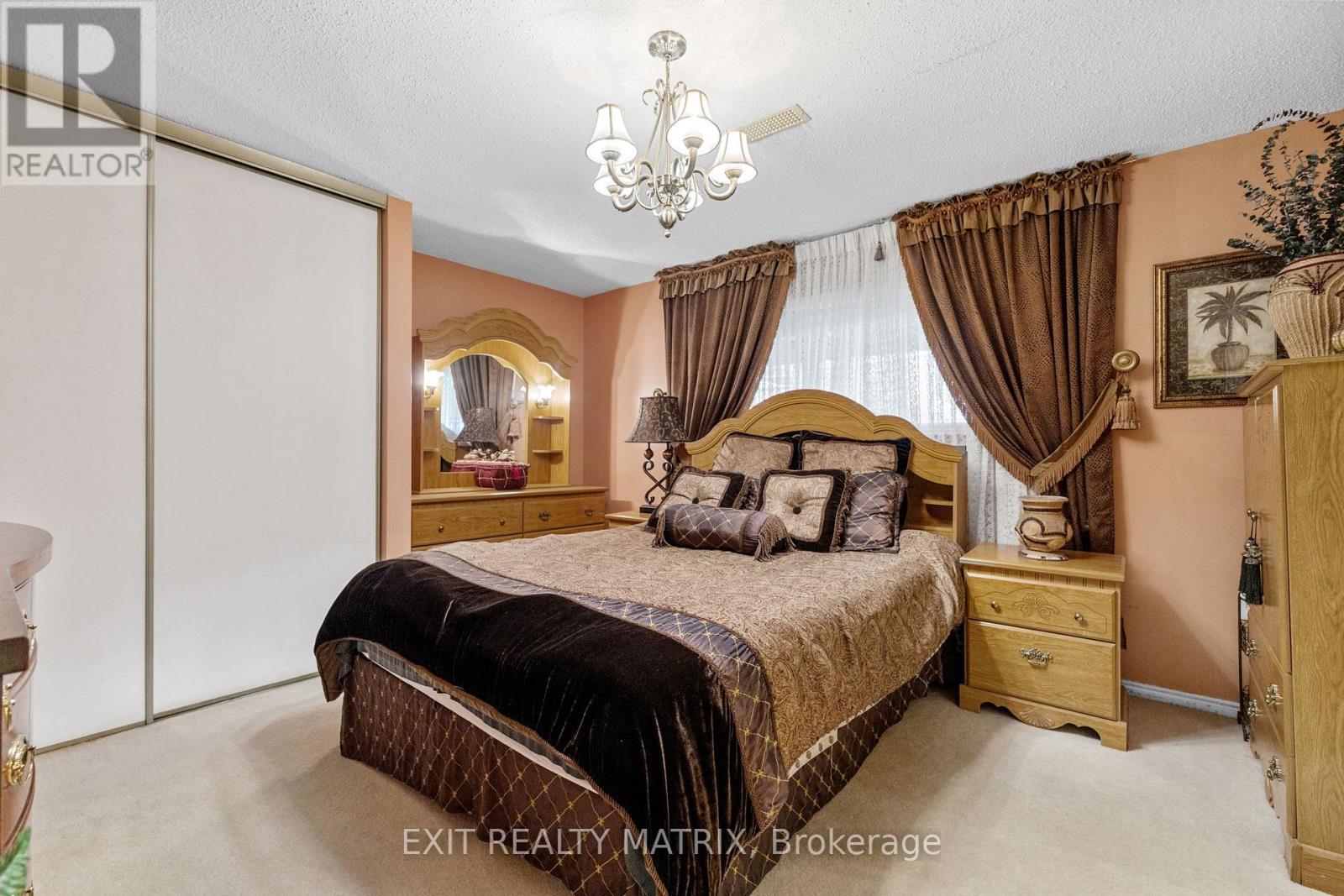 1100 Moffatt Drive, Ottawa, Ontario  K4C 1B7 - Photo 34 - X12476230