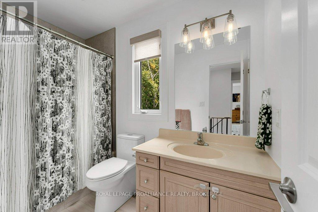 4 Glenaire Mews, Kingston, Ontario  K7M 7L3 - Photo 21 - X12477960