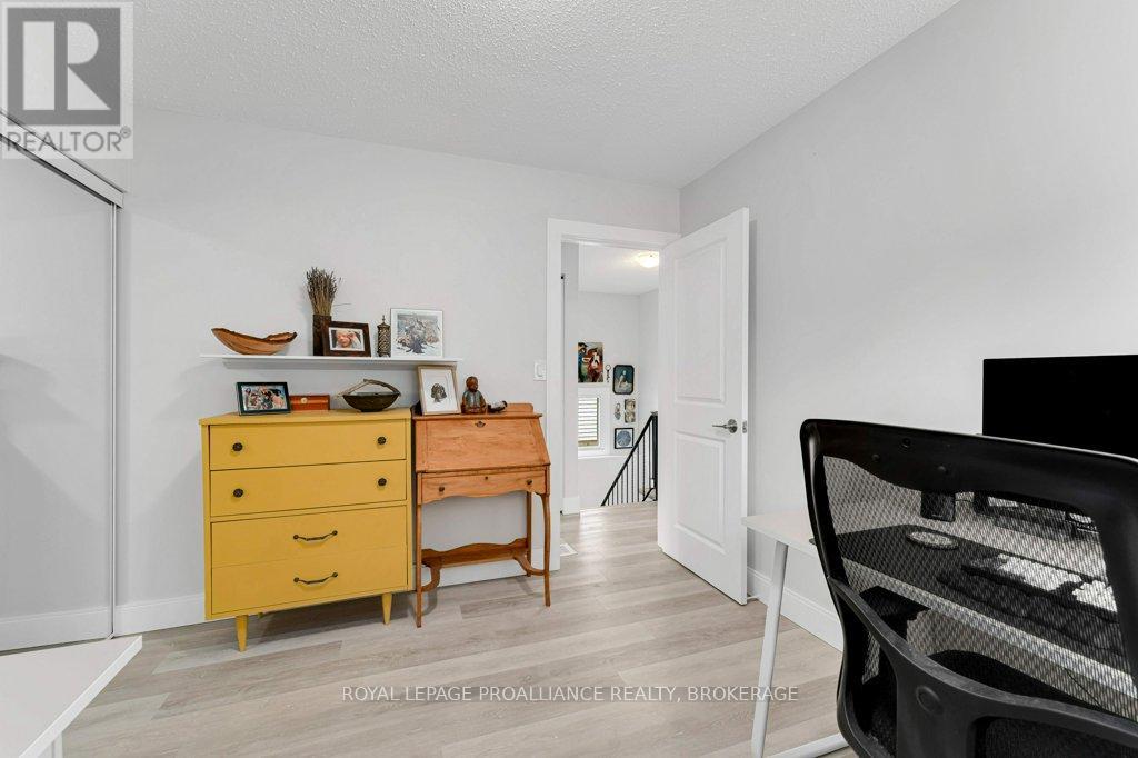 4 Glenaire Mews, Kingston, Ontario  K7M 7L3 - Photo 31 - X12477960