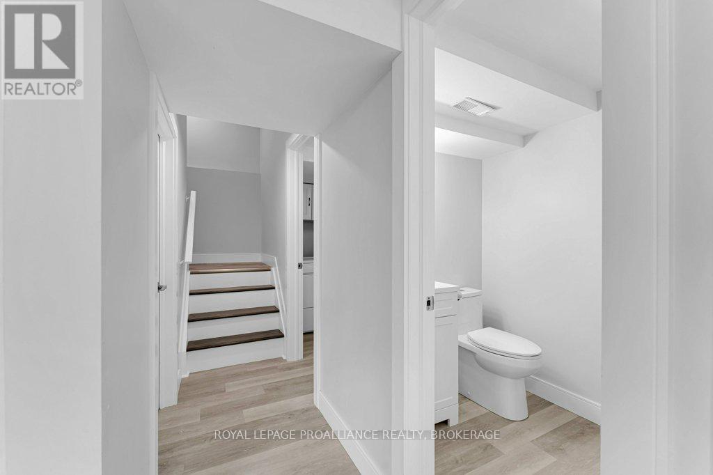 4 Glenaire Mews, Kingston, Ontario  K7M 7L3 - Photo 32 - X12477960