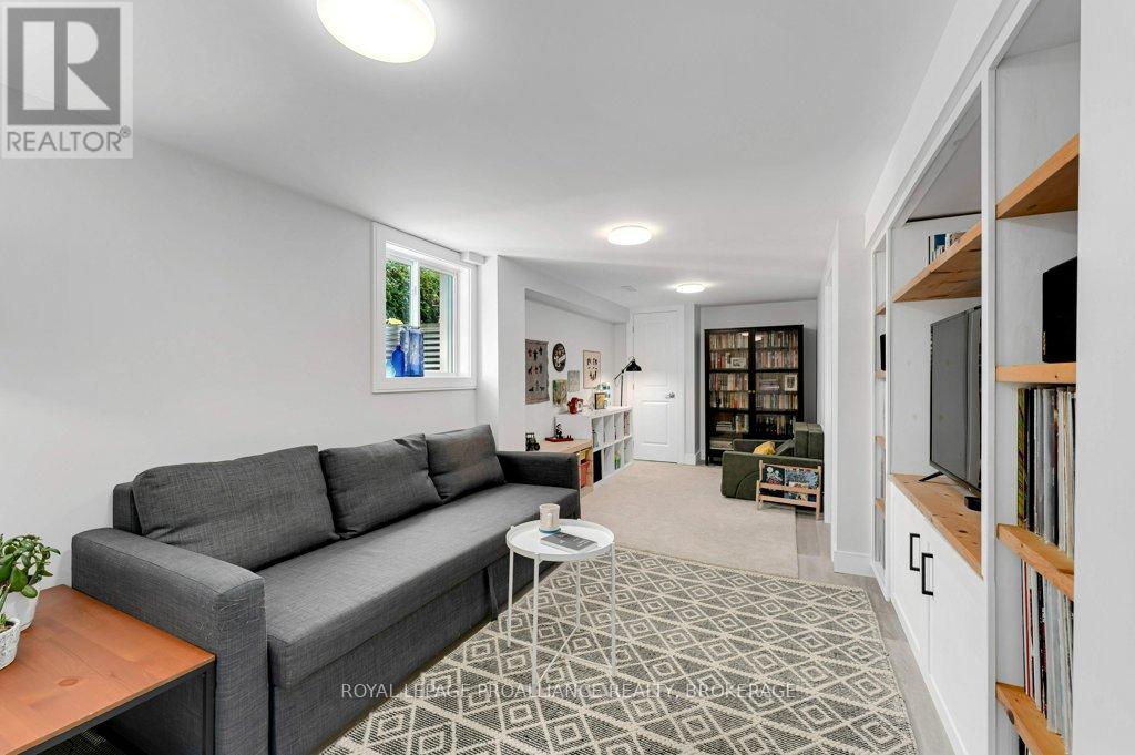 4 Glenaire Mews, Kingston, Ontario  K7M 7L3 - Photo 34 - X12477960