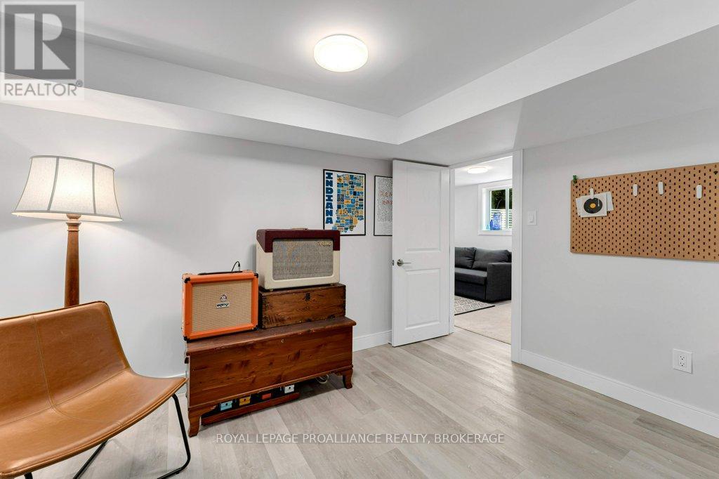 4 Glenaire Mews, Kingston, Ontario  K7M 7L3 - Photo 37 - X12477960