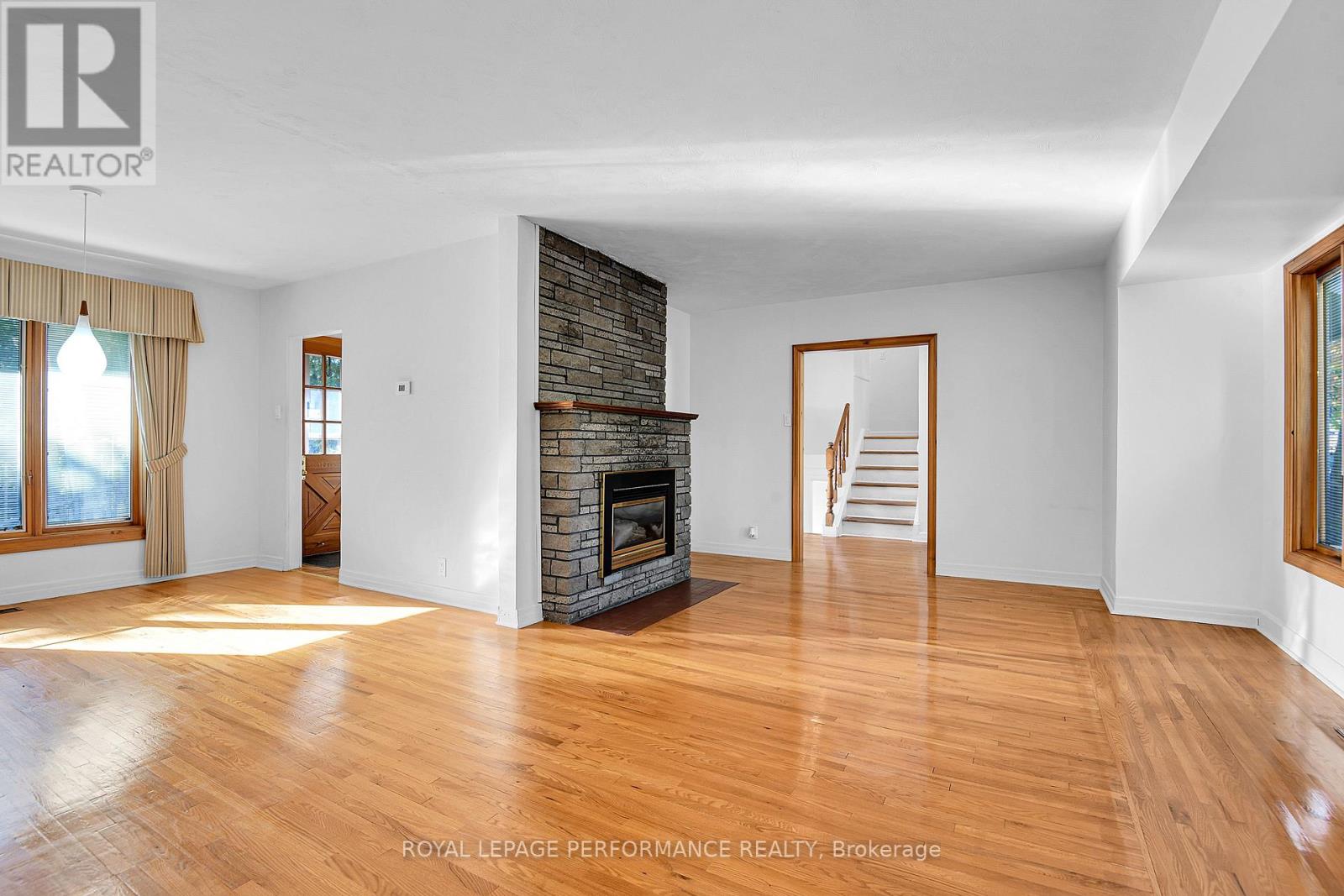 1394 Wesmar Drive, Ottawa, Ontario  K1H 7T5 - Photo 7 - X12477874