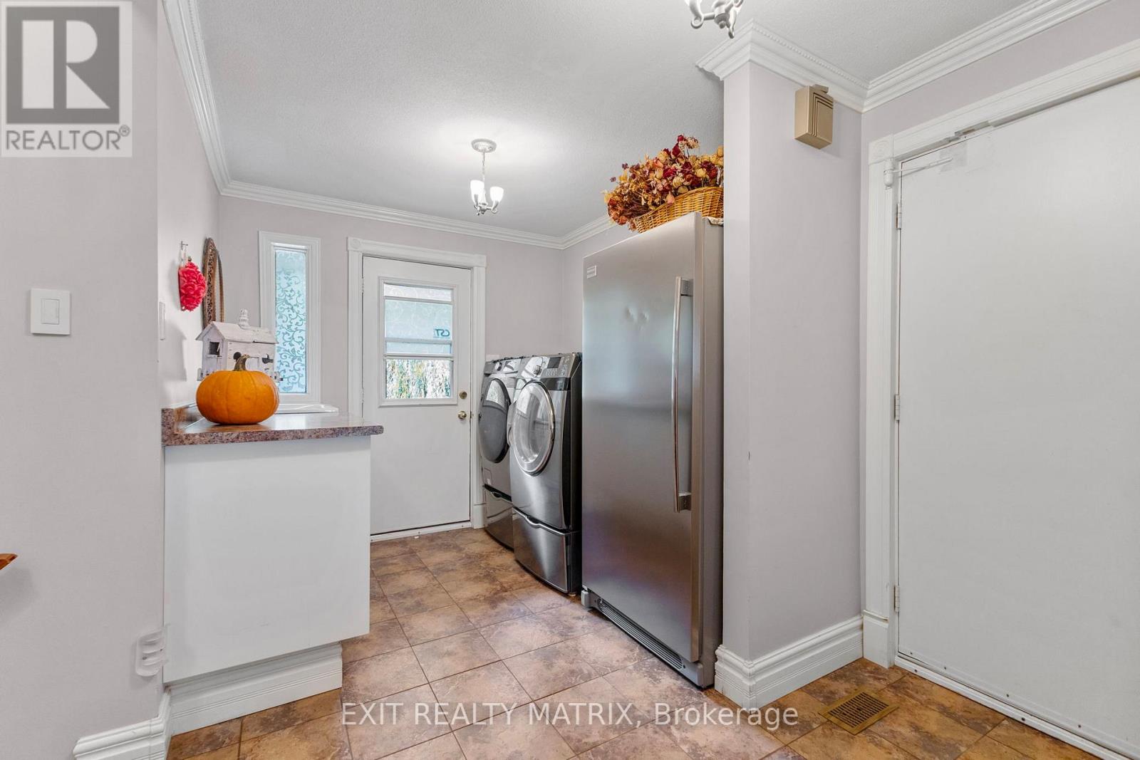 1100 Moffatt Drive, Ottawa, Ontario  K4C 1B7 - Photo 43 - X12476230