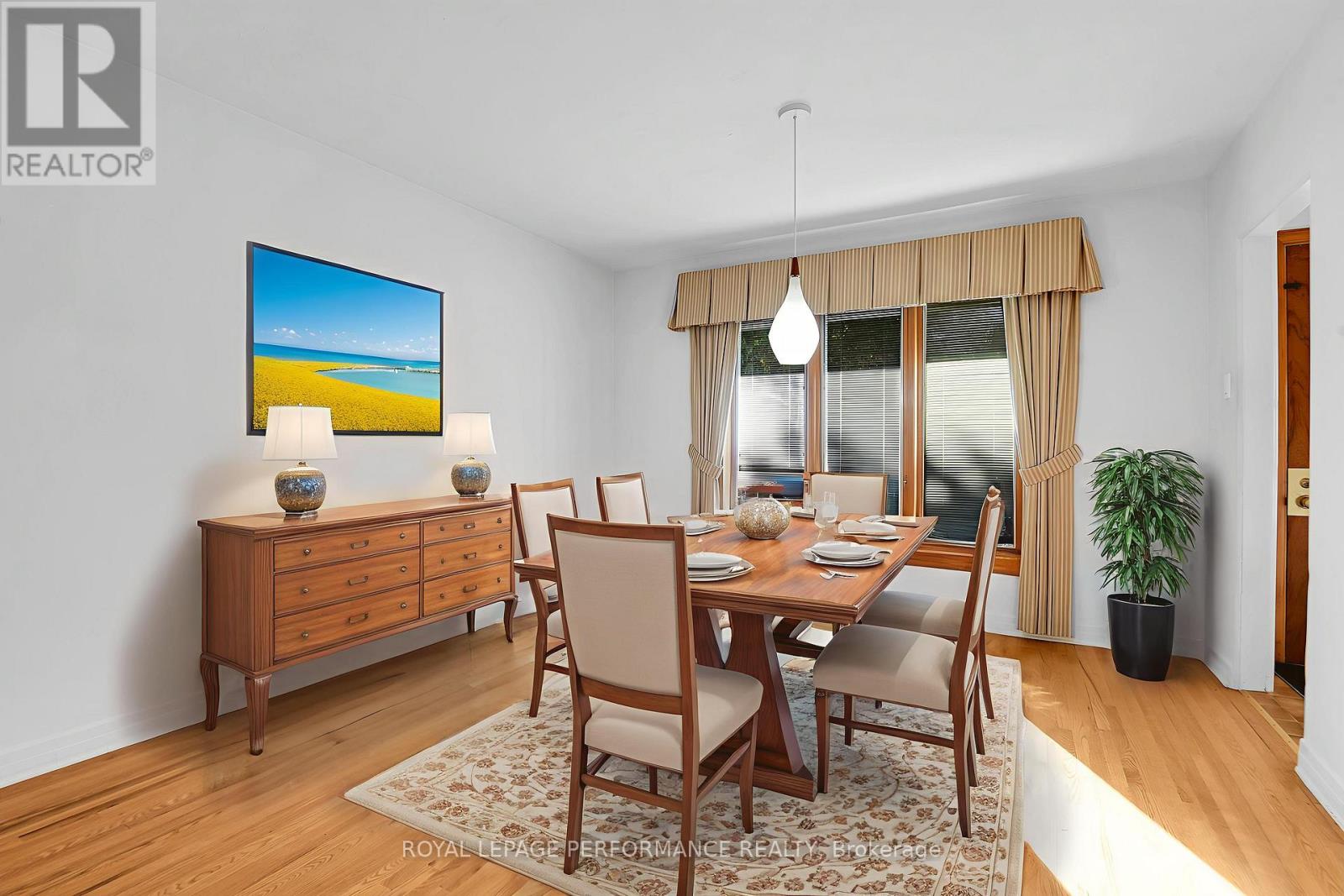 1394 Wesmar Drive, Ottawa, Ontario  K1H 7T5 - Photo 8 - X12477874