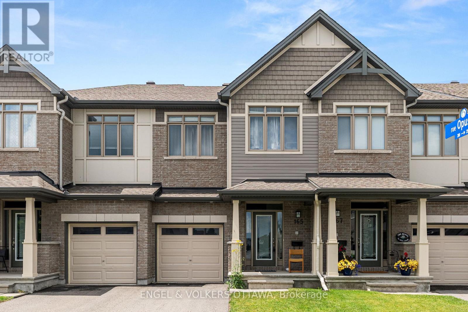 165 Overberg Way, Ottawa, Ontario  K2S 0J7 - Photo 3 - X12477881