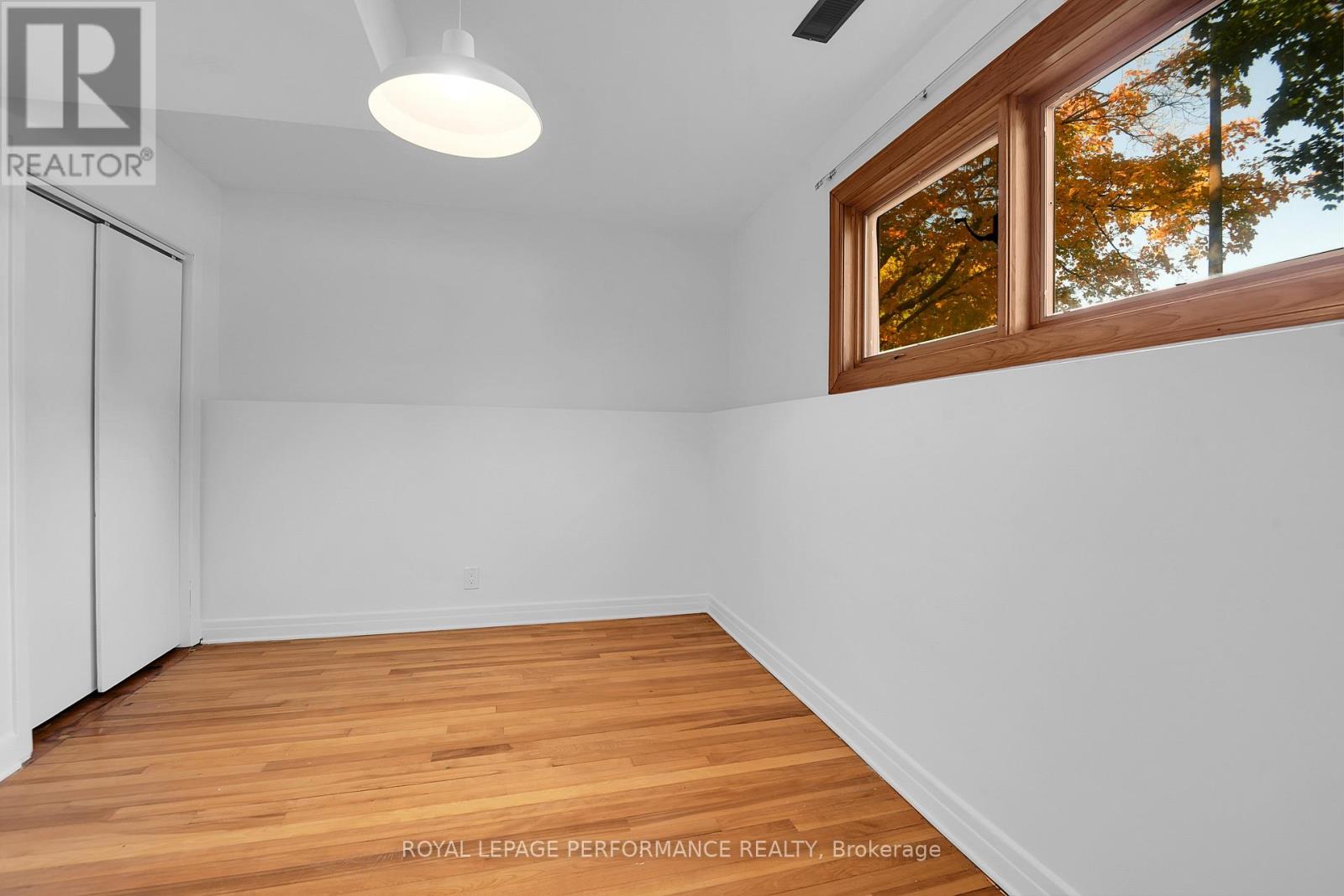 1394 Wesmar Drive, Ottawa, Ontario  K1H 7T5 - Photo 15 - X12477874