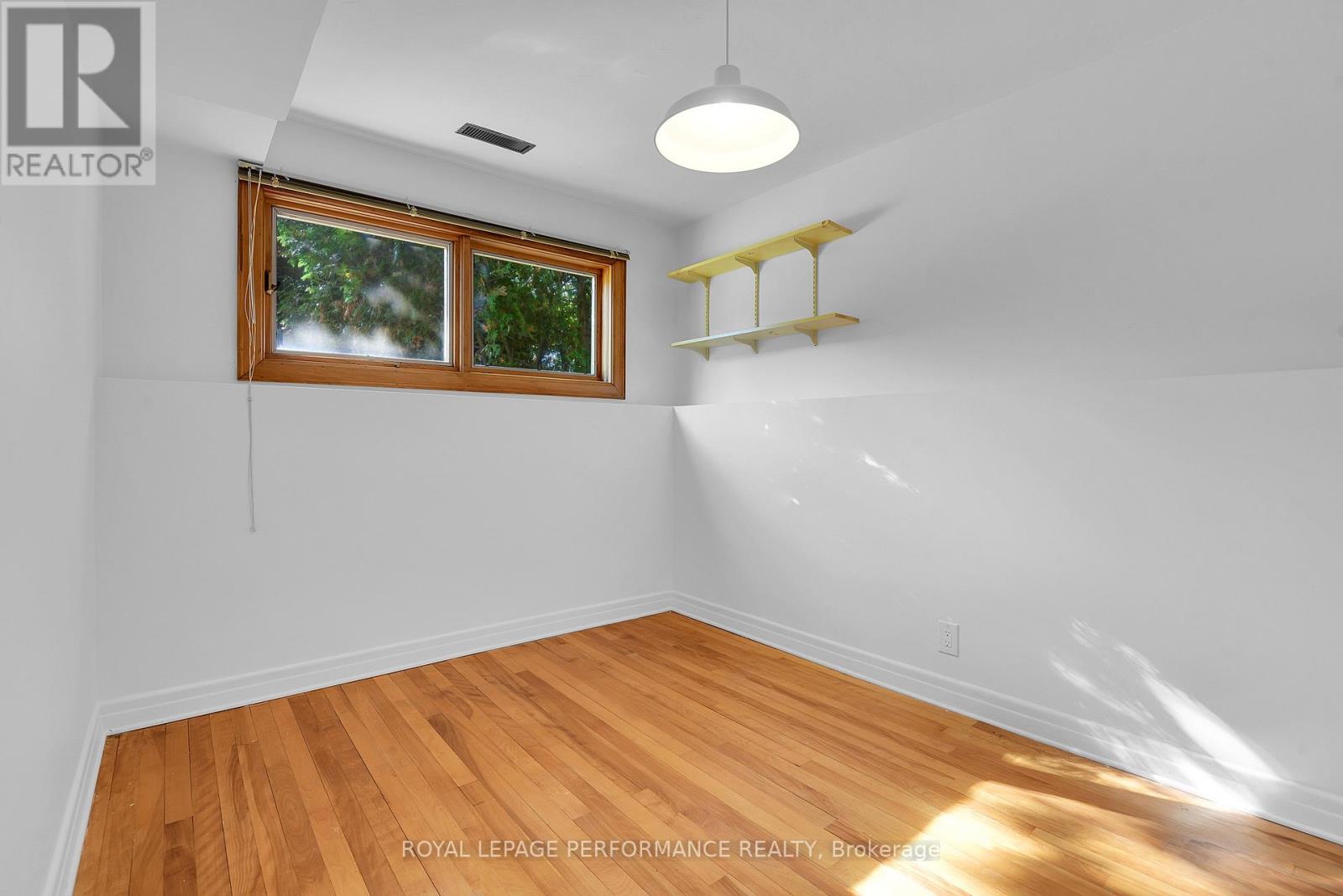 1394 Wesmar Drive, Ottawa, Ontario  K1H 7T5 - Photo 16 - X12477874