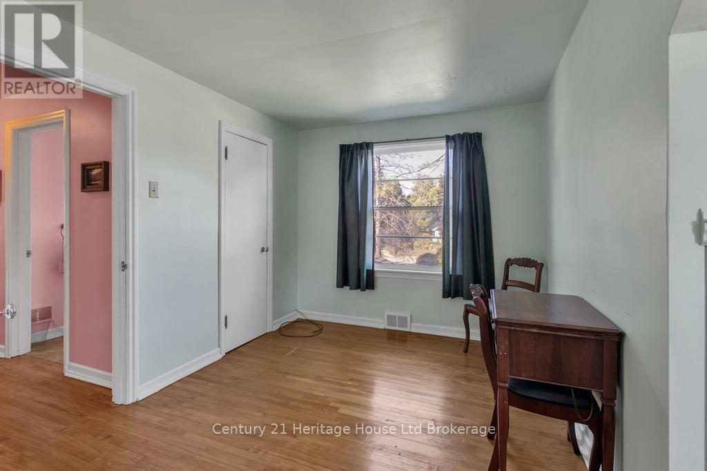 10 Parkside Drive, Tillsonburg, Ontario  N4G 3Z9 - Photo 17 - X12476006