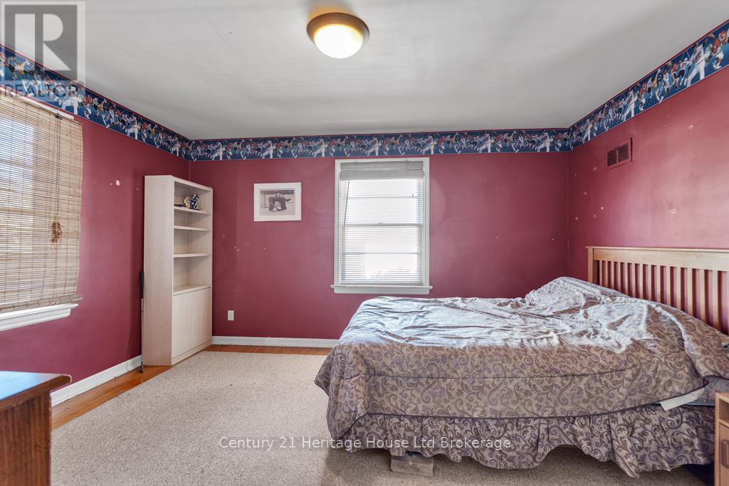 10 Parkside Drive, Tillsonburg, Ontario  N4G 3Z9 - Photo 11 - X12476006