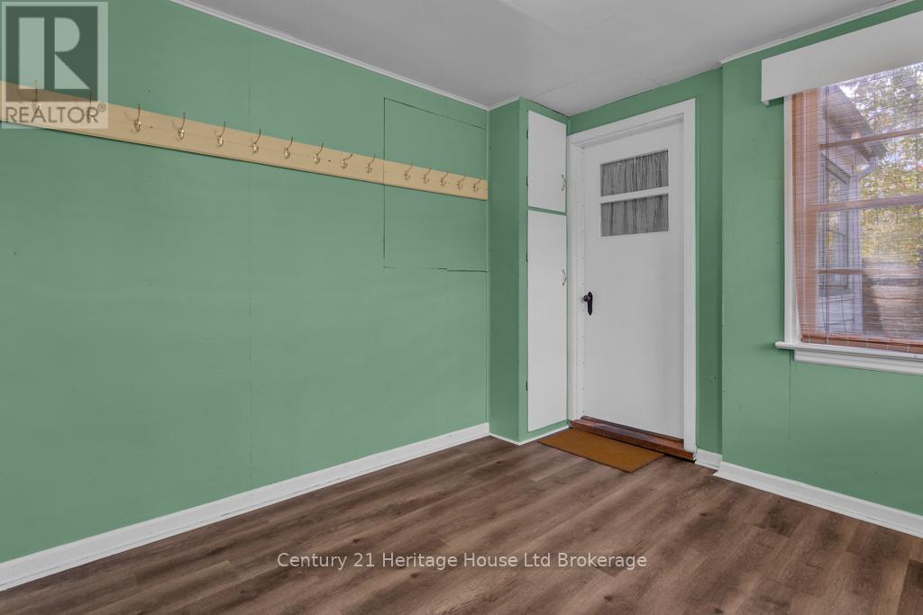 10 Parkside Drive, Tillsonburg, Ontario  N4G 3Z9 - Photo 4 - X12476006