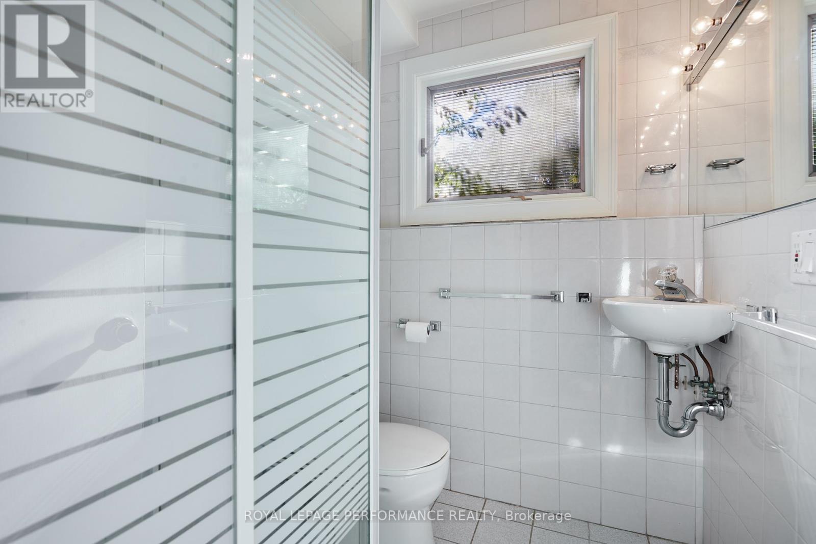 1394 Wesmar Drive, Ottawa, Ontario  K1H 7T5 - Photo 17 - X12477874