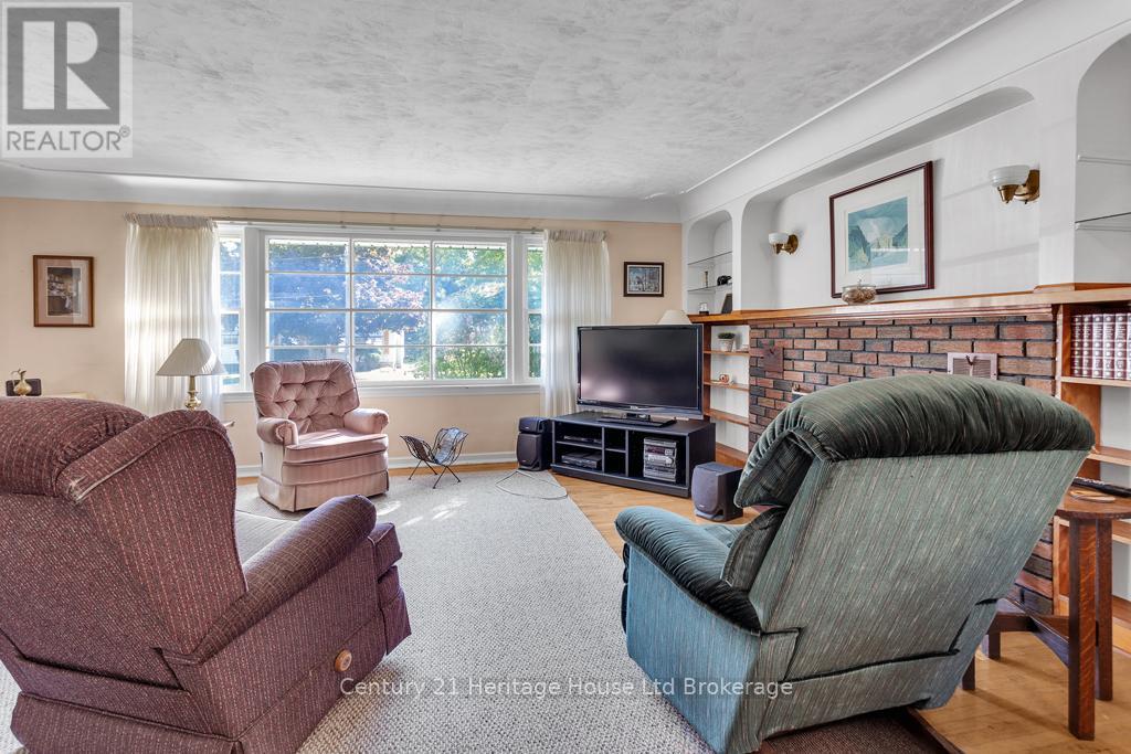 10 Parkside Drive, Tillsonburg, Ontario  N4G 3Z9 - Photo 8 - X12476006