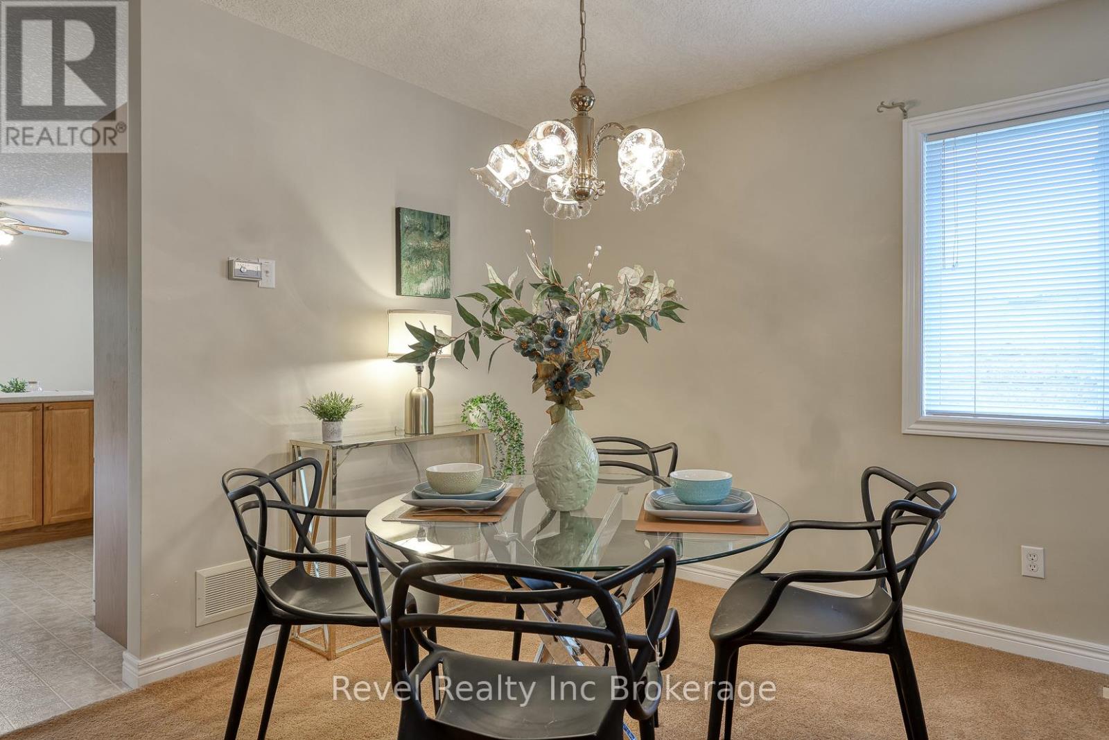 803 Stonegate Drive, Woodstock, Ontario  N4V 1H6 - Photo 15 - X12476008