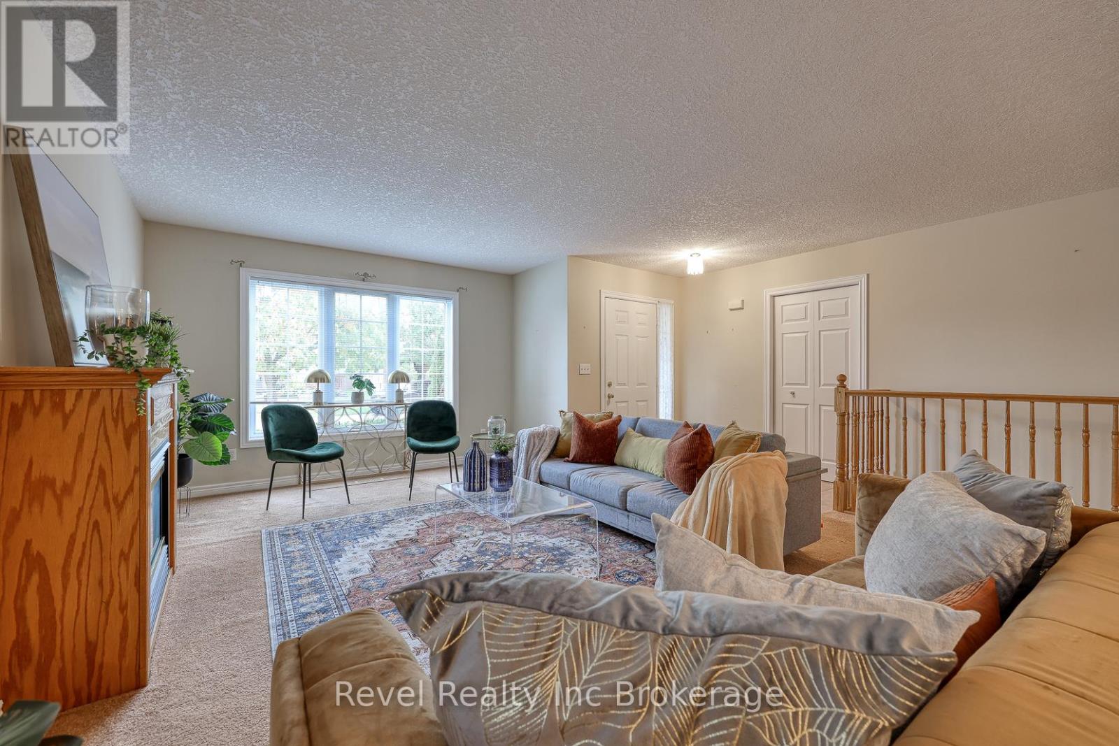 803 Stonegate Drive, Woodstock, Ontario  N4V 1H6 - Photo 11 - X12476008