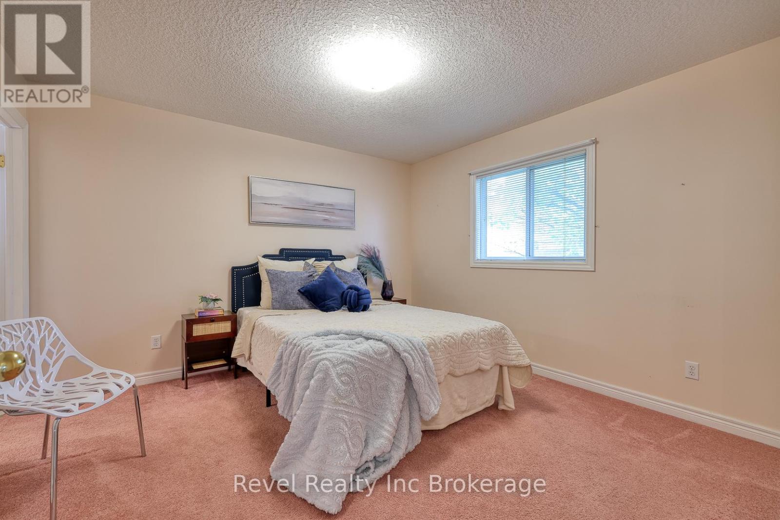 803 Stonegate Drive, Woodstock, Ontario  N4V 1H6 - Photo 26 - X12476008