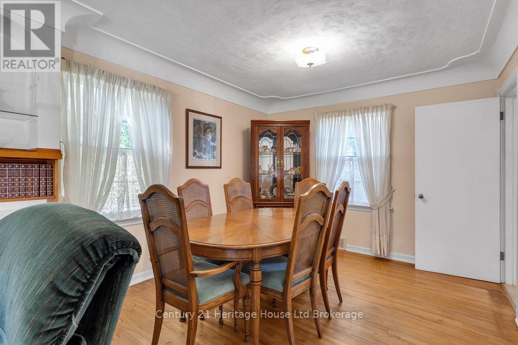 10 Parkside Drive, Tillsonburg, Ontario  N4G 3Z9 - Photo 7 - X12476006