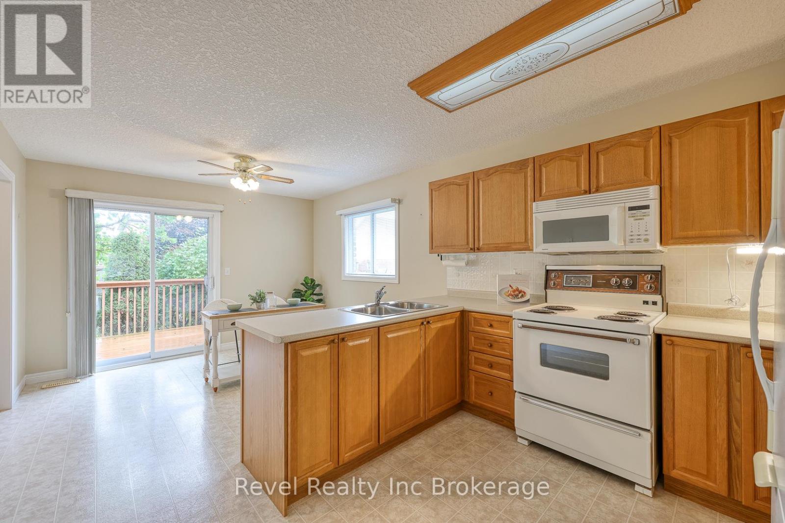 803 Stonegate Drive, Woodstock, Ontario  N4V 1H6 - Photo 16 - X12476008