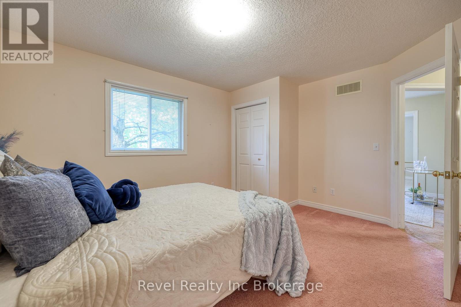 803 Stonegate Drive, Woodstock, Ontario  N4V 1H6 - Photo 27 - X12476008